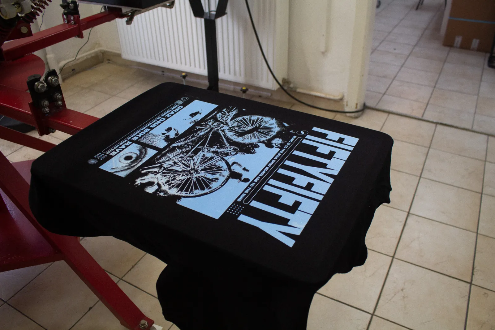 FIFTY FIFTY — Bild 1