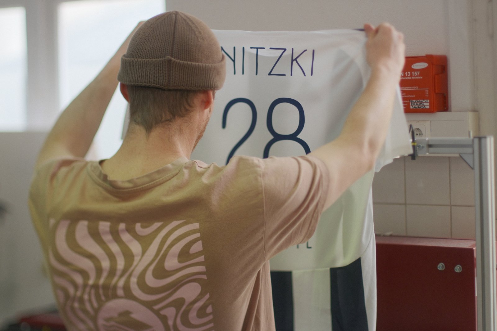 Fertig gepresstes Kaiser-Kickers-Trikot mit Spielername „NITZKI